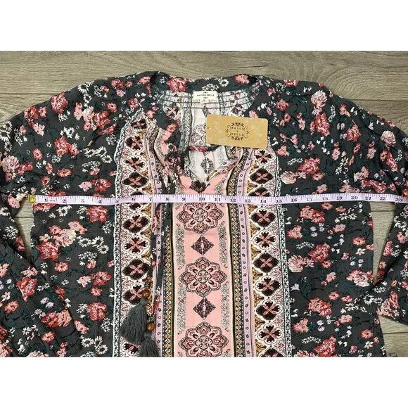 Mason & Belle Casey Tassel Detail Blouse - Gray/Pink S NEW - Picture 4 of 9